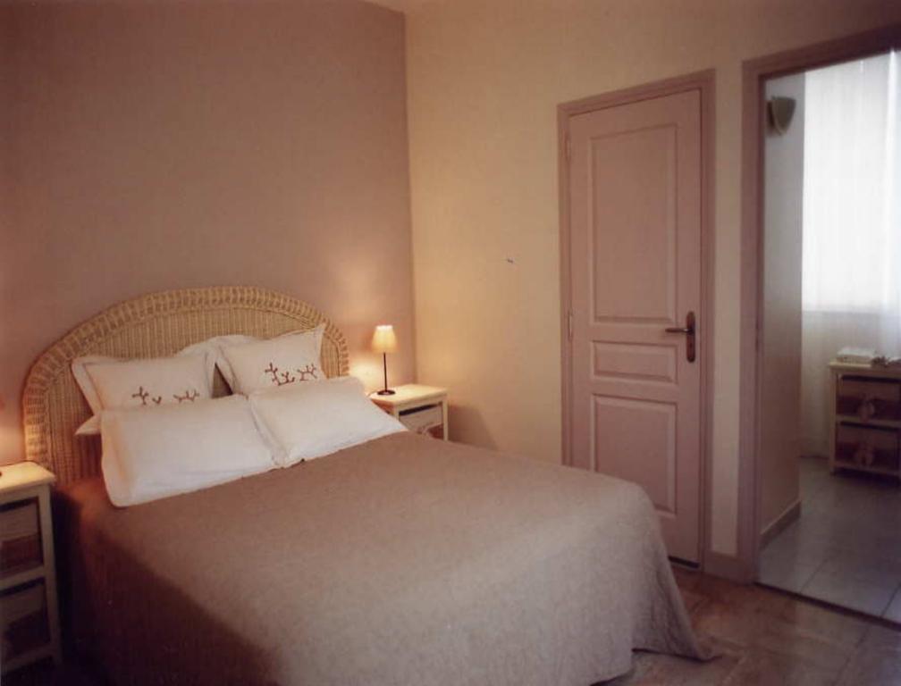 Chambres D'Hotes La Raspeliere Cabourg Room photo